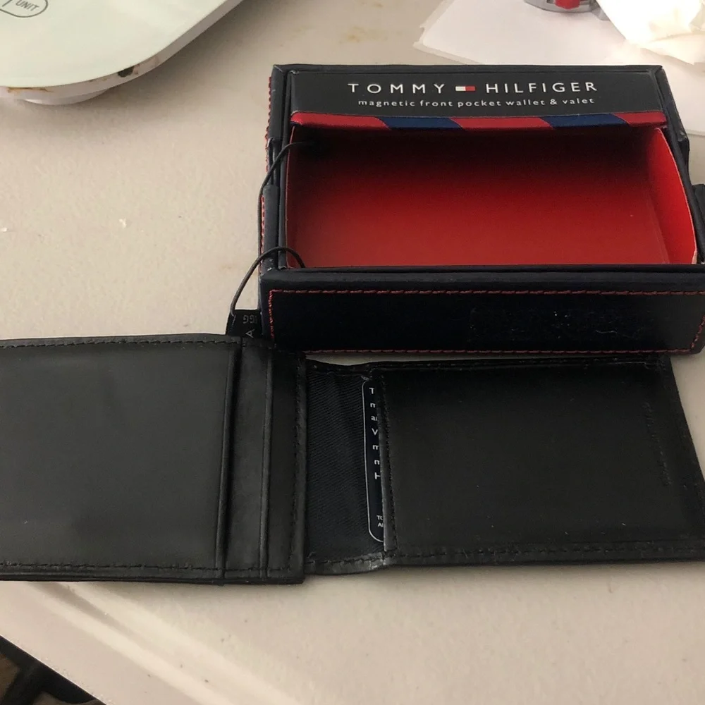 Tommy Hilfiger Black Leather Money Clip